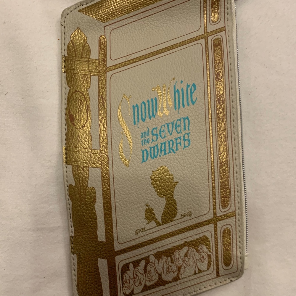 Snow White Wallet